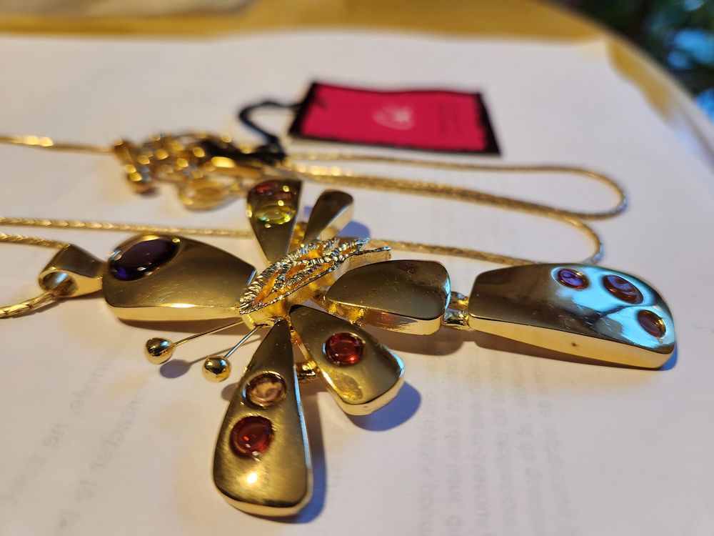 Collier Pendentif Croix Dor&eacute; brillant multicolore Lacroix Bijoux et montres