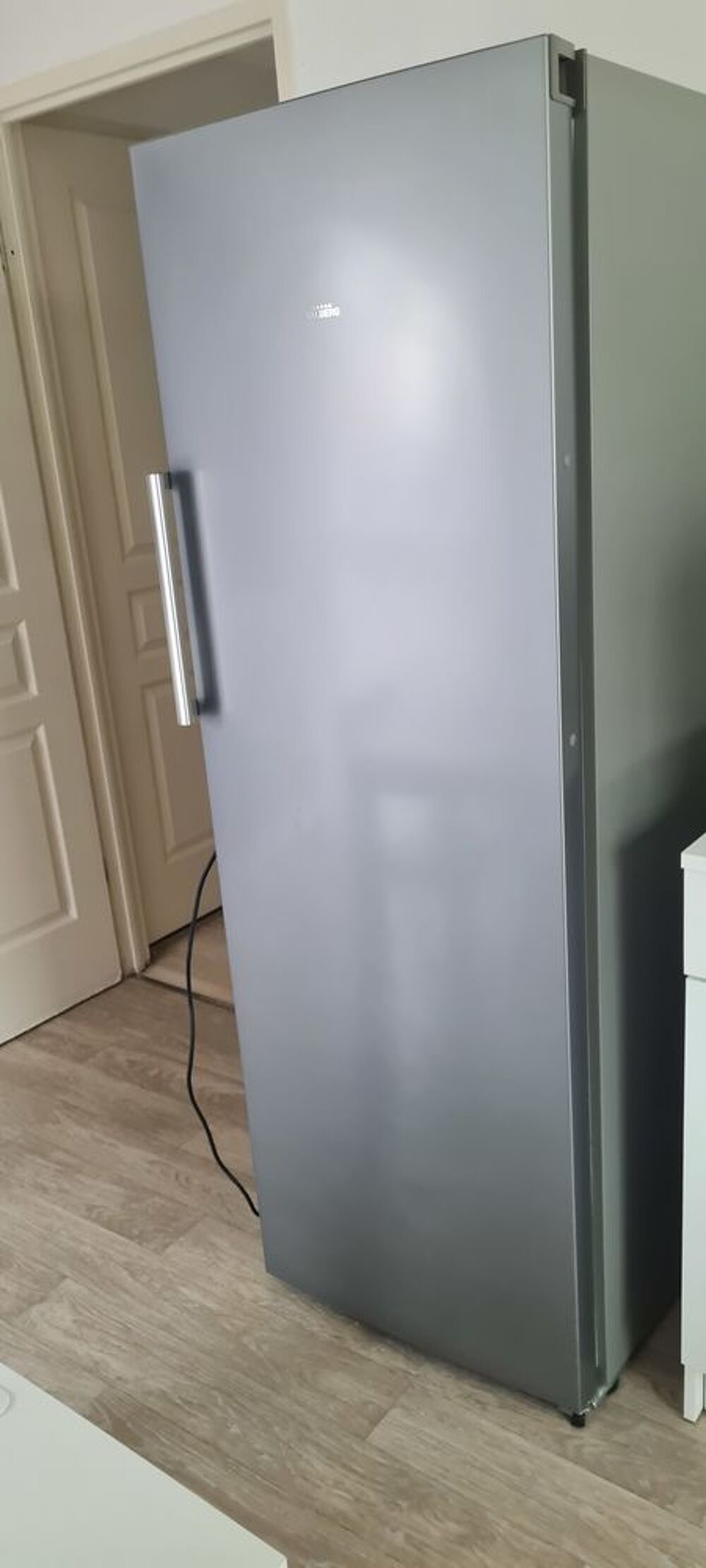 Frigidaire Armoire No Frost Electroménager