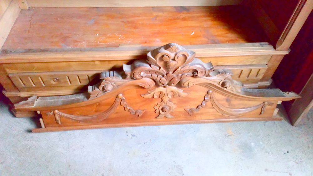 ARMOIRE ANCIENNE CHAPEAU DE GENDARME Meubles