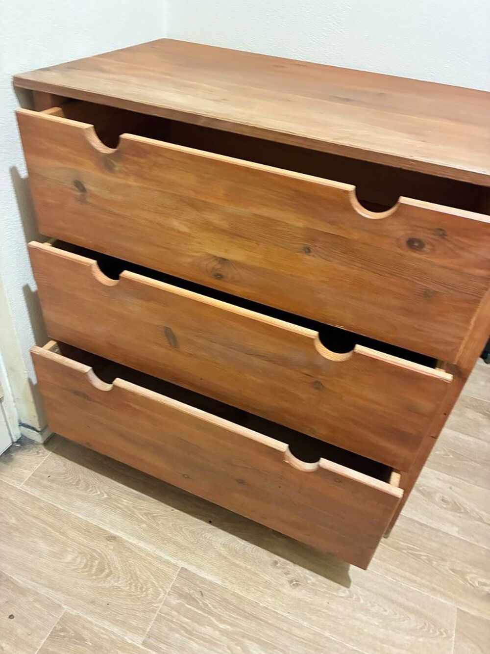 tr&egrave;s belle commode unen bois brut chambre, couloir, salon Meubles