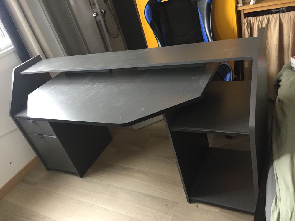 Bureau gamer bois gris affaire &agrave; saisir Meubles