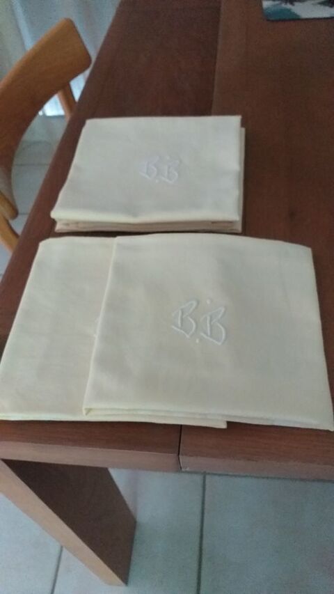 6 serviettes de table 10 Communay (69)