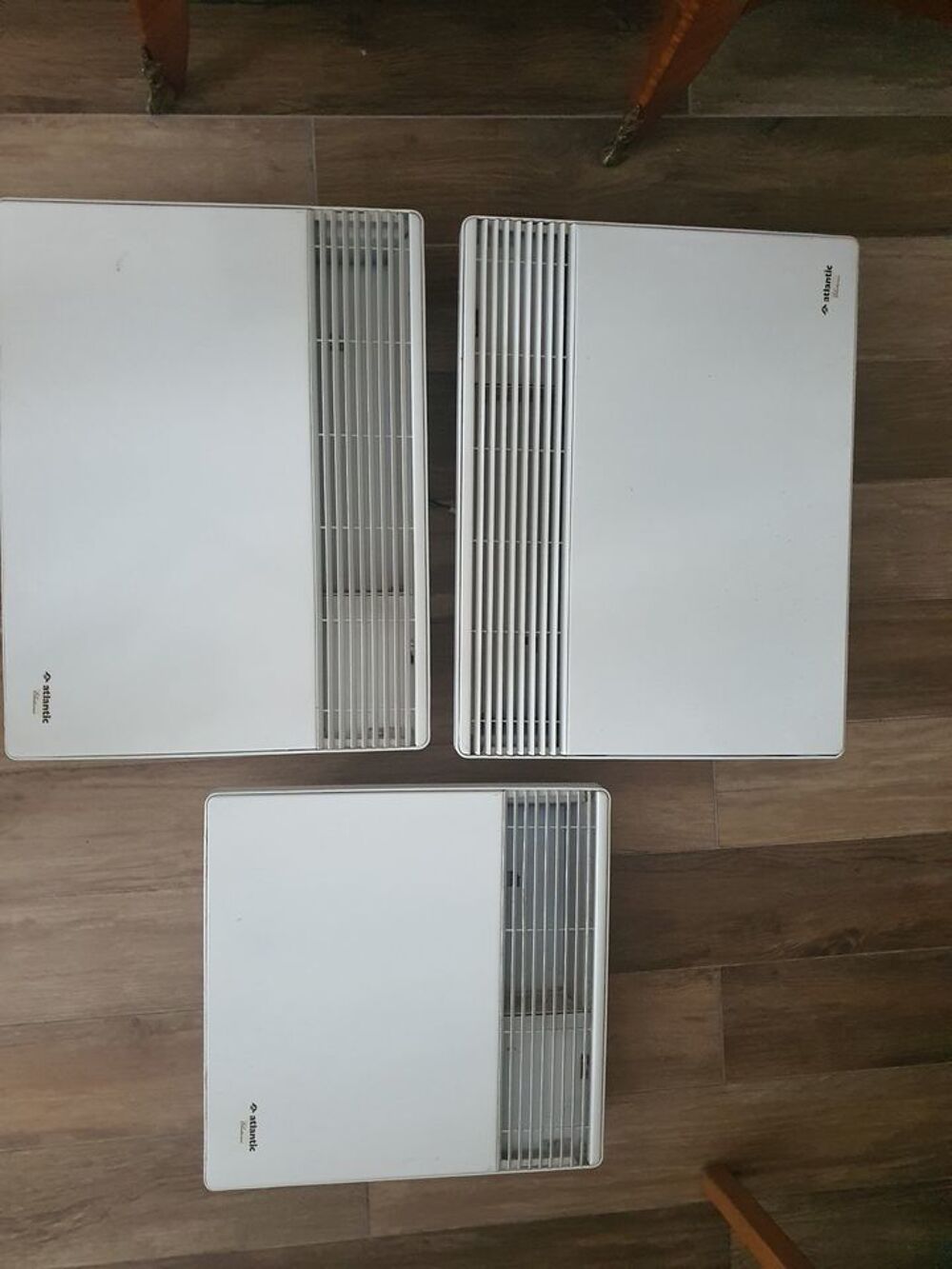 Radiateurs Grand 20e - Moyen 15e - Petit 10e
€15 Meubles