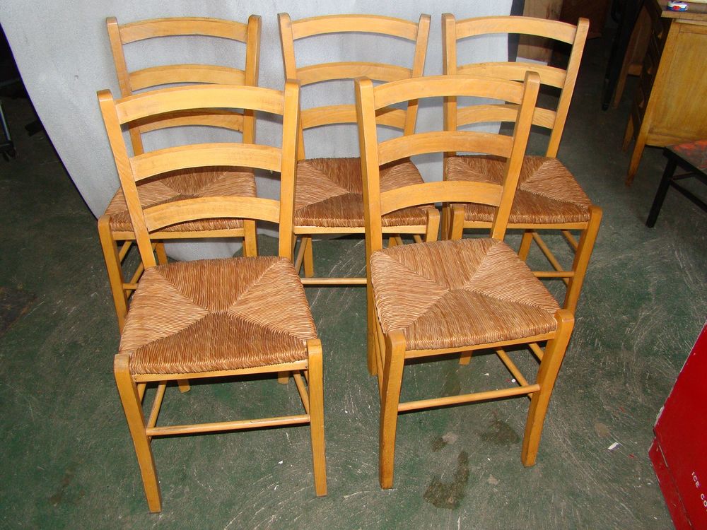 Lot de 5 chaises paill&eacute;es vintage ann&eacute;es 1980
Meubles