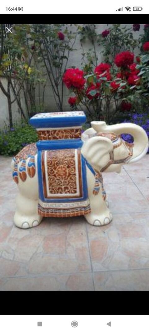 Éléphant de décoration de jardin repose pot.
40 Pantin (93)