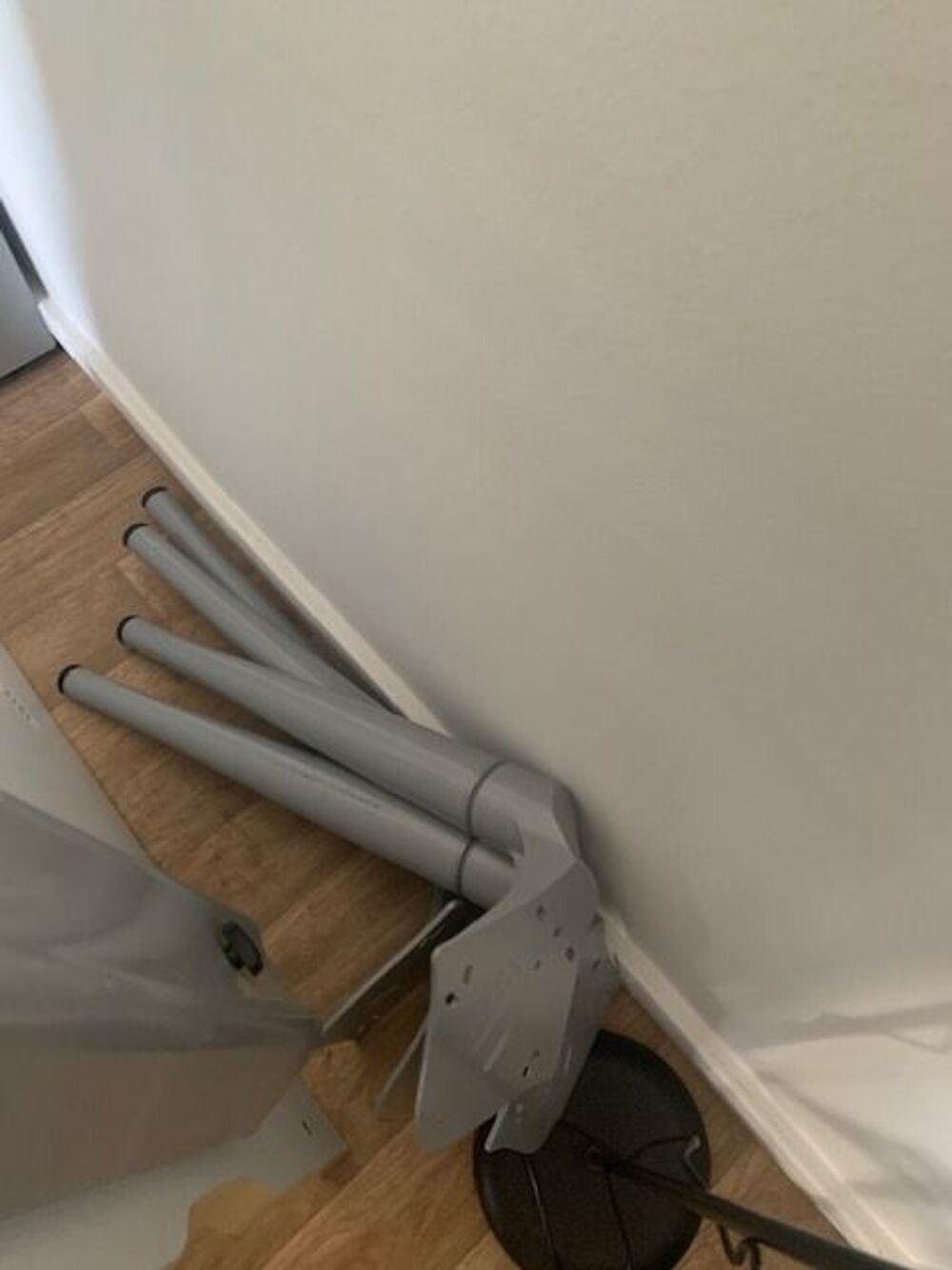 1 bureau moderne blanc &eacute;cru Meubles