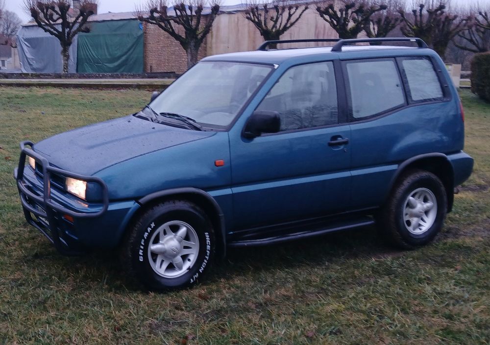 Terrano 2.7 TD LX 1995 occasion 52210 Arc-en-Barrois