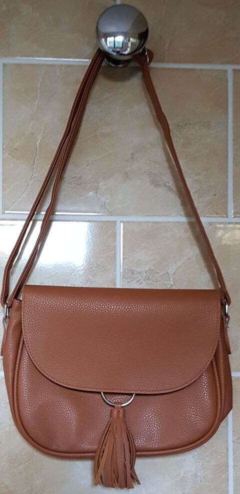 Sac � main NEUF imitation cuir 15 Marignane (13)