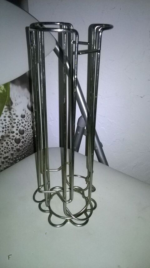 Distributeur � Capsules
Caf� ou The
Quasi Neuf
Couleur Ar 9 Talange (57)