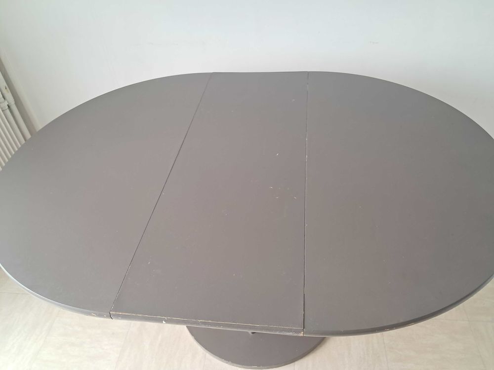 Table ronde avec rallonge et 4 chaises Meubles