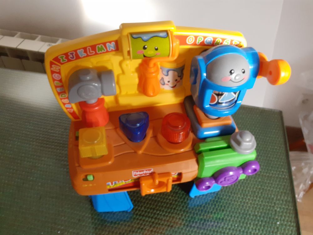 &Eacute;tabli musical Fisher Price Jeux / jouets