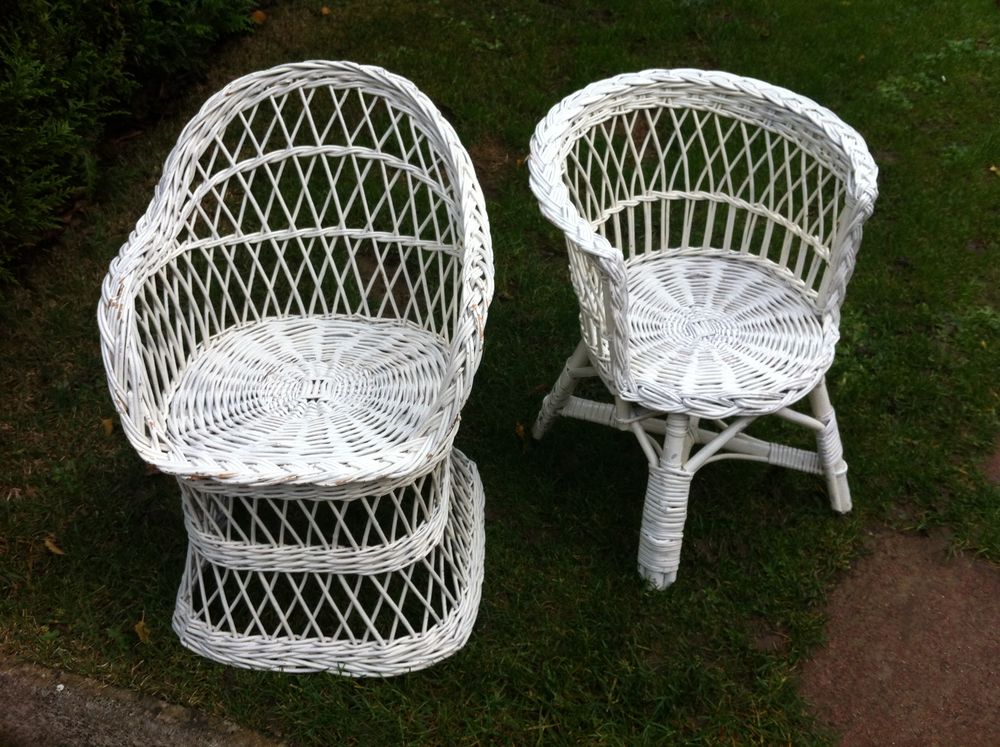 2 CHAISES ENFANT EN ROTIN BLANC Bon &eacute;tat! Mobilier enfants
