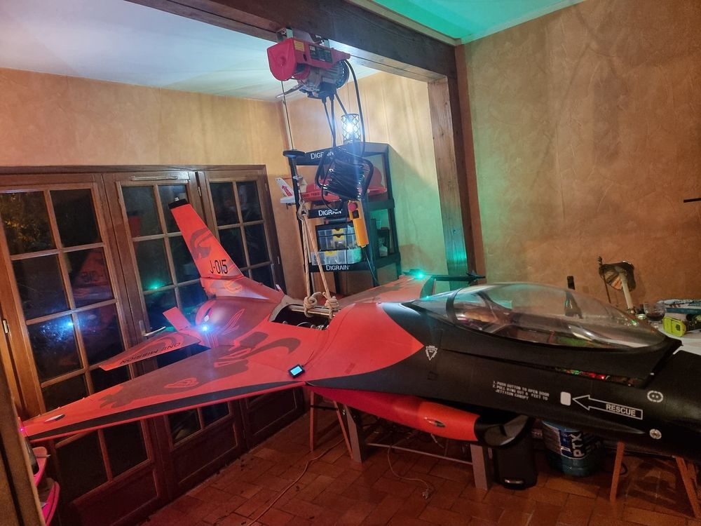 F16 &eacute;chelle 1:5 Jeux / jouets