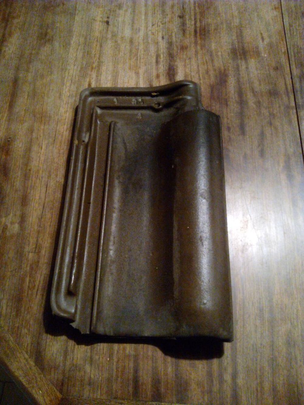 tuile Huguenot fenal brune Bricolage