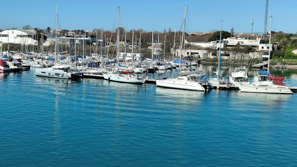 Vente Appartement LE CAP D'AGDE: Situé sur l'île des pêcheurs, vue imprenable PORT ( exposition OUEST ). Appartement 2 pièces. Le cap d agde