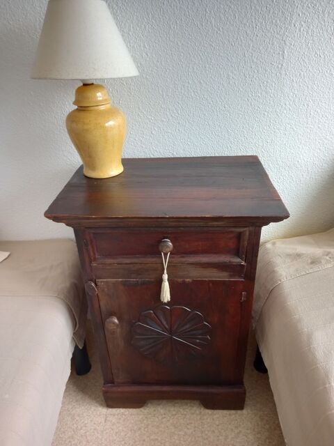 TABLE DE CHEVET 25 Mandelieu-la-Napoule (06)