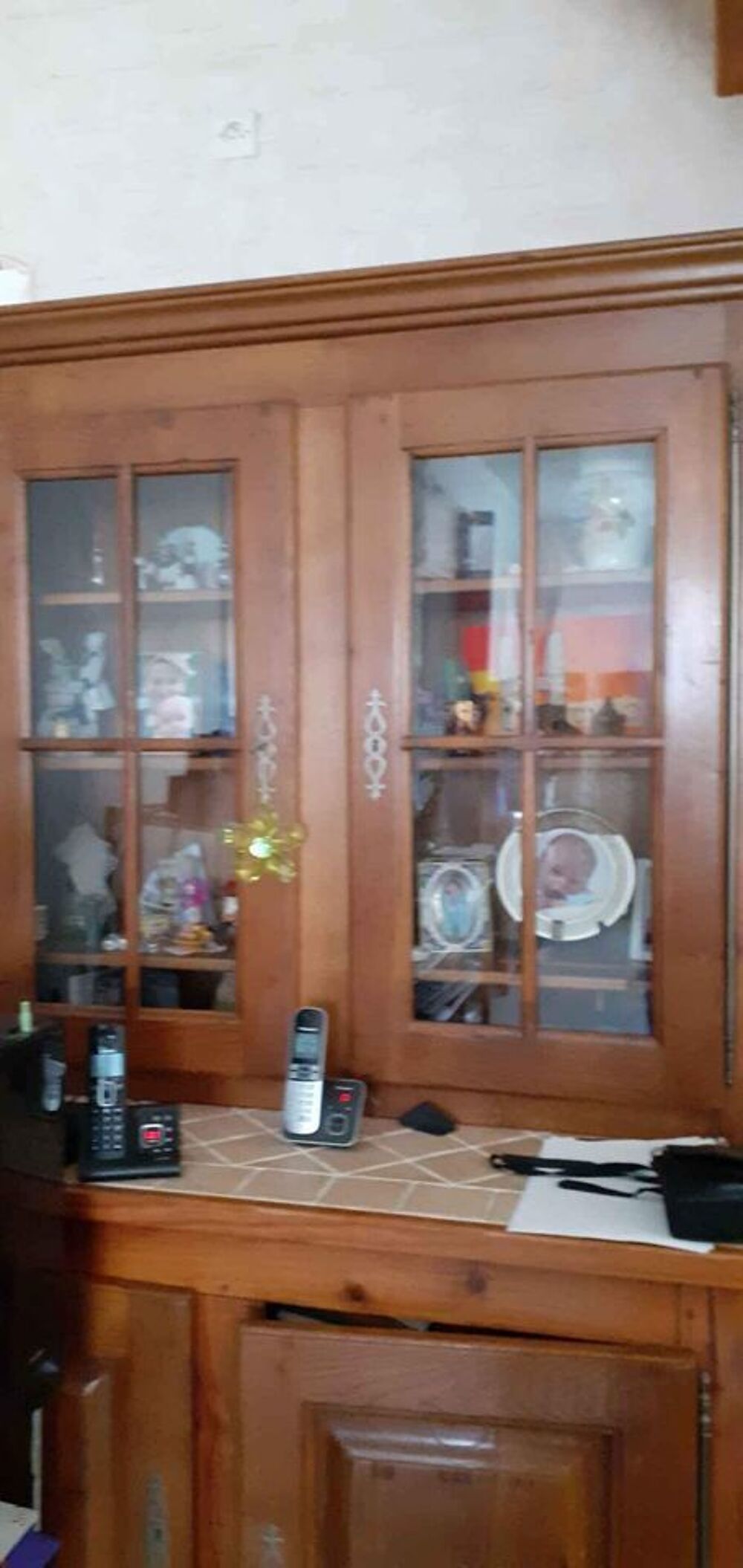 VITRINE ou VAISSELIER Meubles