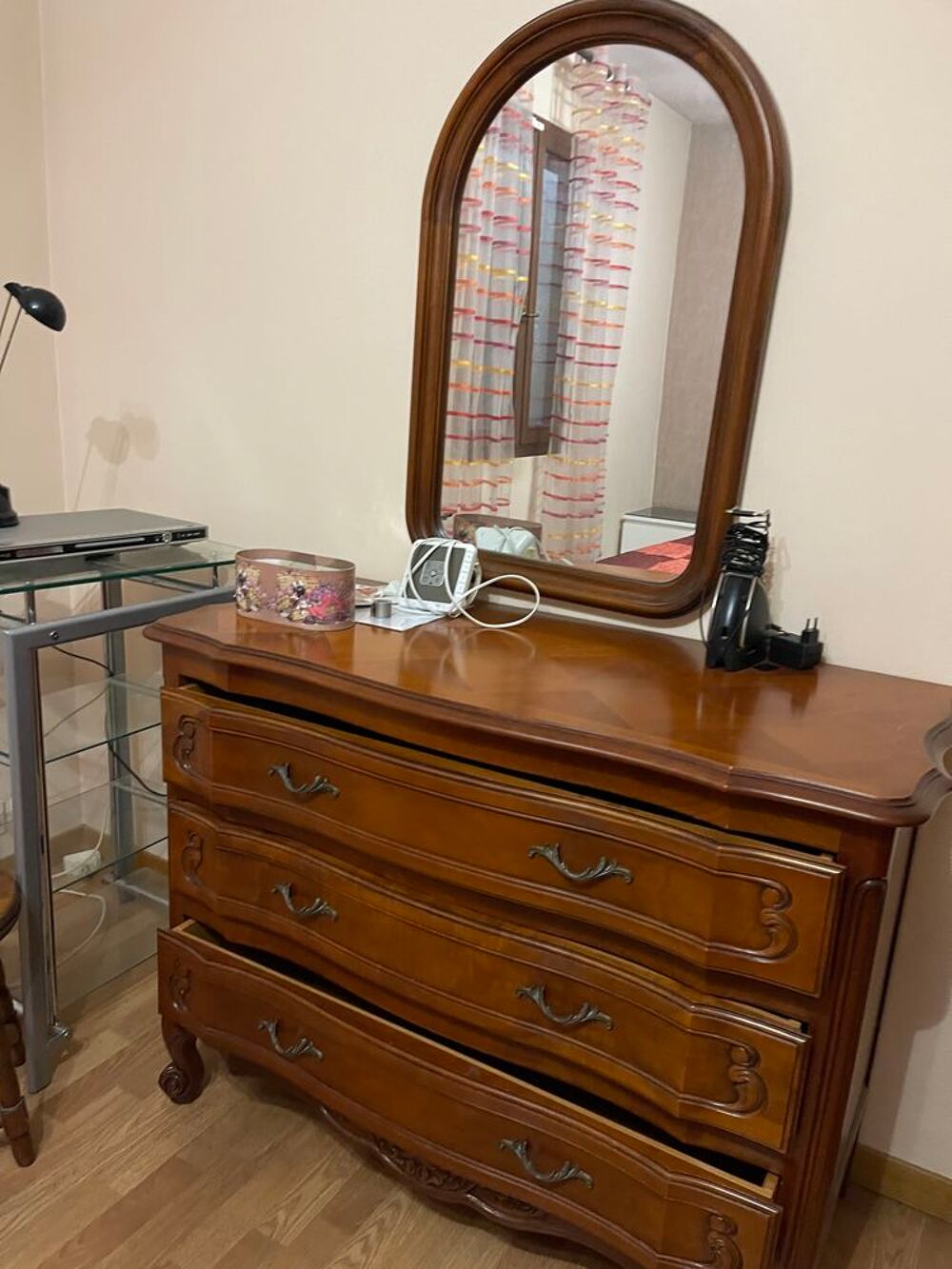 Commode en bois massif et miroir assorti Meubles