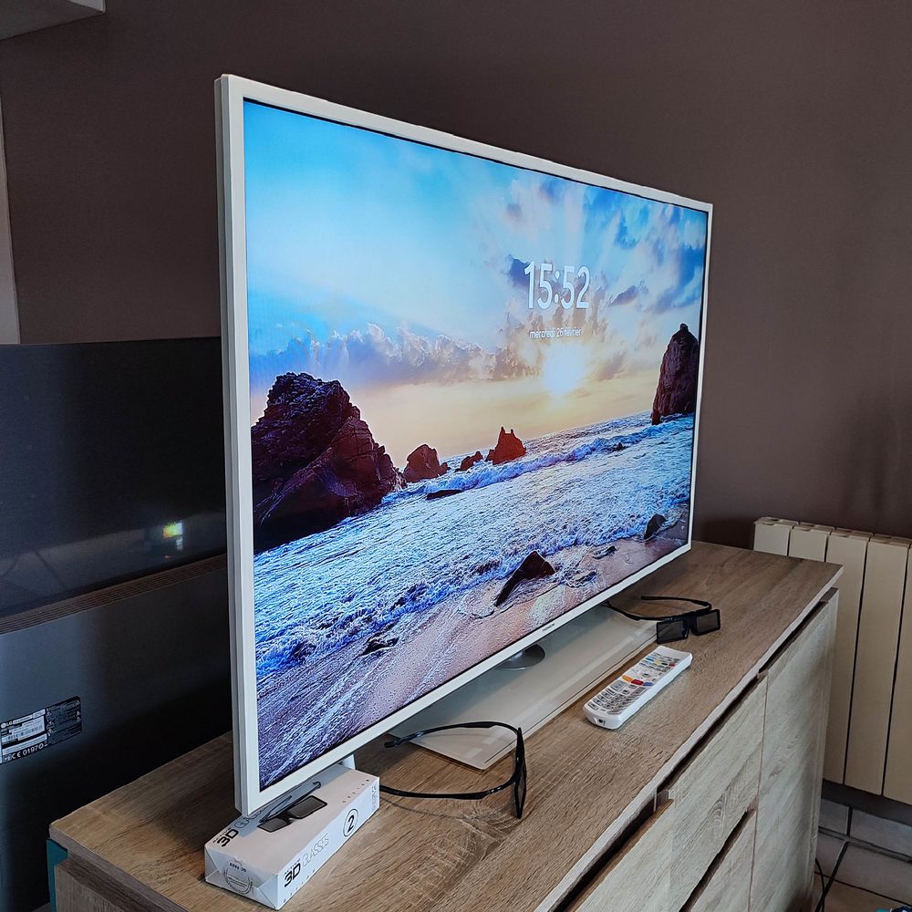 TV Thomson 3D 48pouces Pied pivotable Blanche Photos/Video/TV
