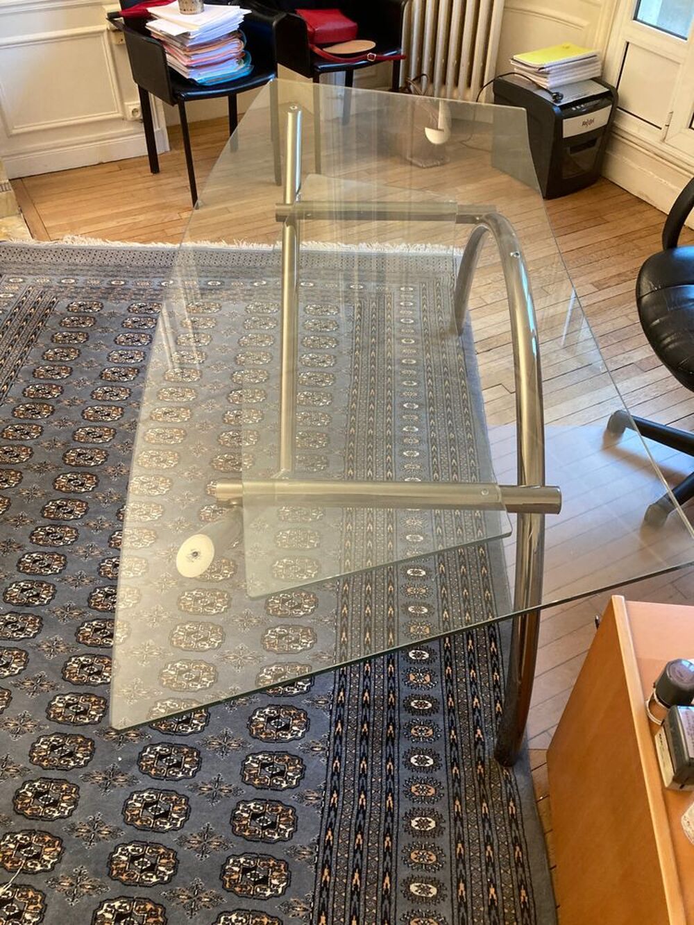 Bureau design en verre et pi&egrave;tement inox Meubles