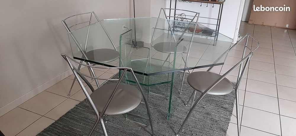 Table &agrave; manger octogonale en verre tremp&eacute; Meubles