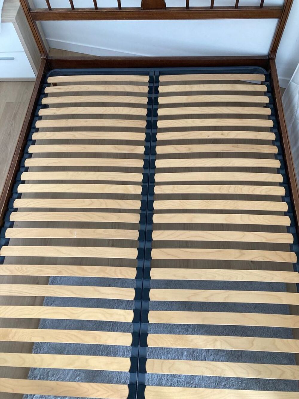 Lit 140 x 190 avec sommier &agrave; latte neuf + matelas Meubles