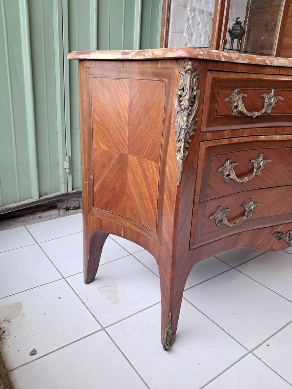Commode galb&eacute;e ancienne, style Louis XV Meubles