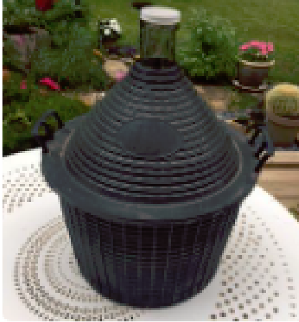 2 "Dame-jeanne" (bonbonnes) Cuisine