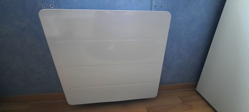 Radiateurs &eacute;lectriques vertical blanc avec kit de montage Electroménager
