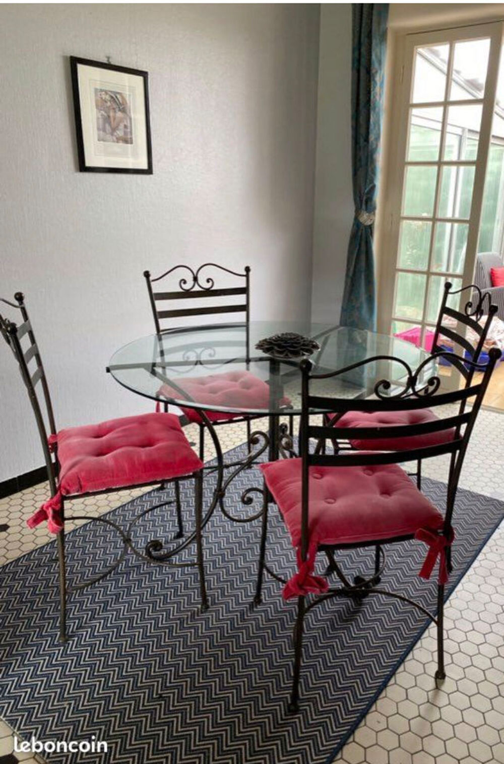 Table ronde + 4 chaises verre et fer forg&eacute; Meubles