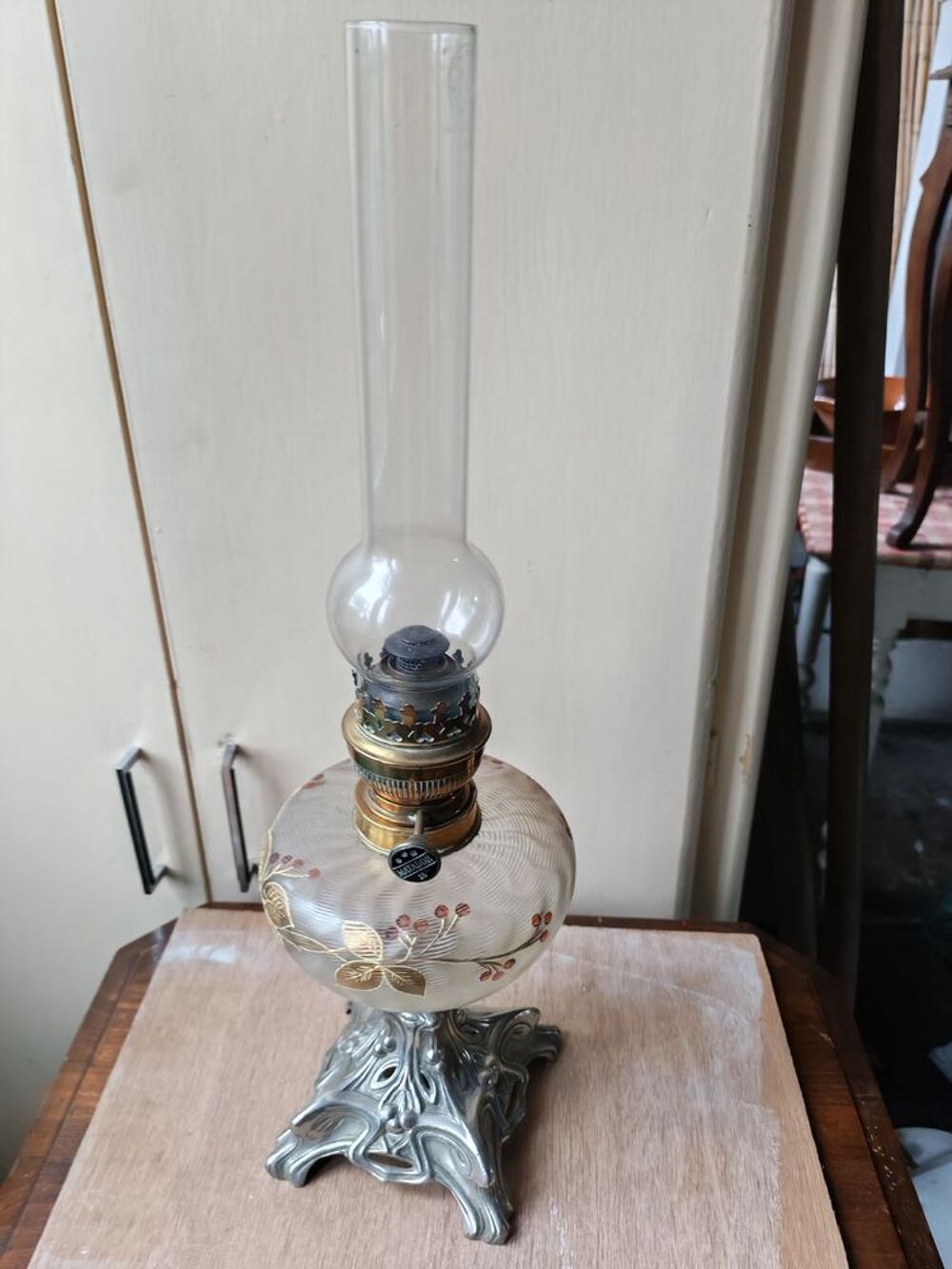 Lampe &agrave; p&eacute;trole ancienne Art Nouveau ? R&eacute;servoir &eacute;maill&eacute; fle Décoration