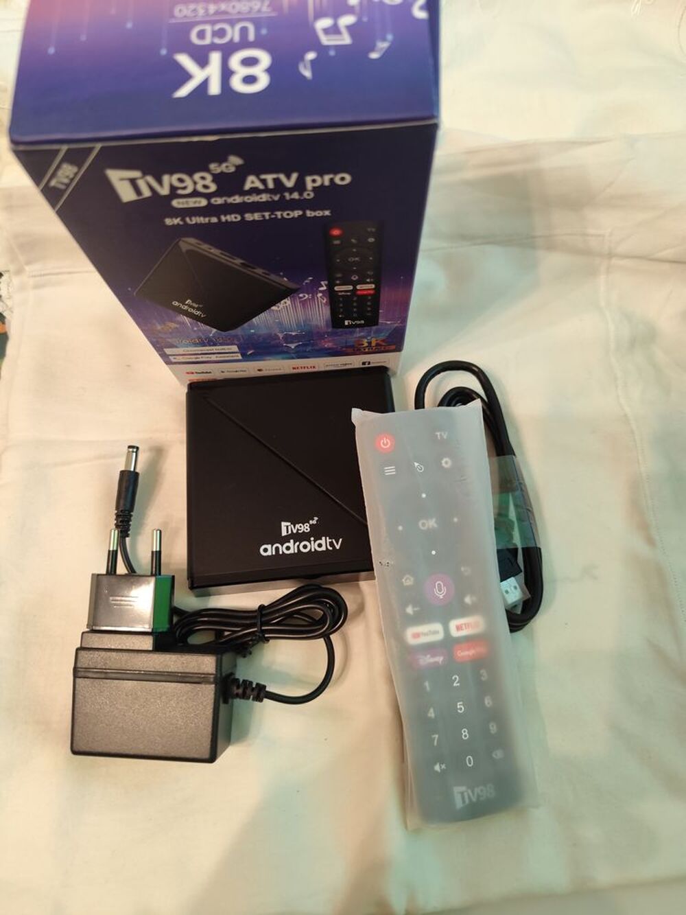 Bo&icirc;tier Smart TV 98 8K 16Go Photos/Video/TV