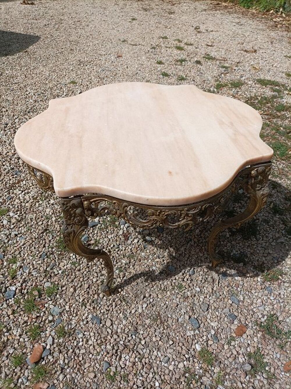 Table basse Plateau Onyx ch&acirc;ssis m&eacute;tal dor&eacute; patin&eacute; dpm 08234 Meubles