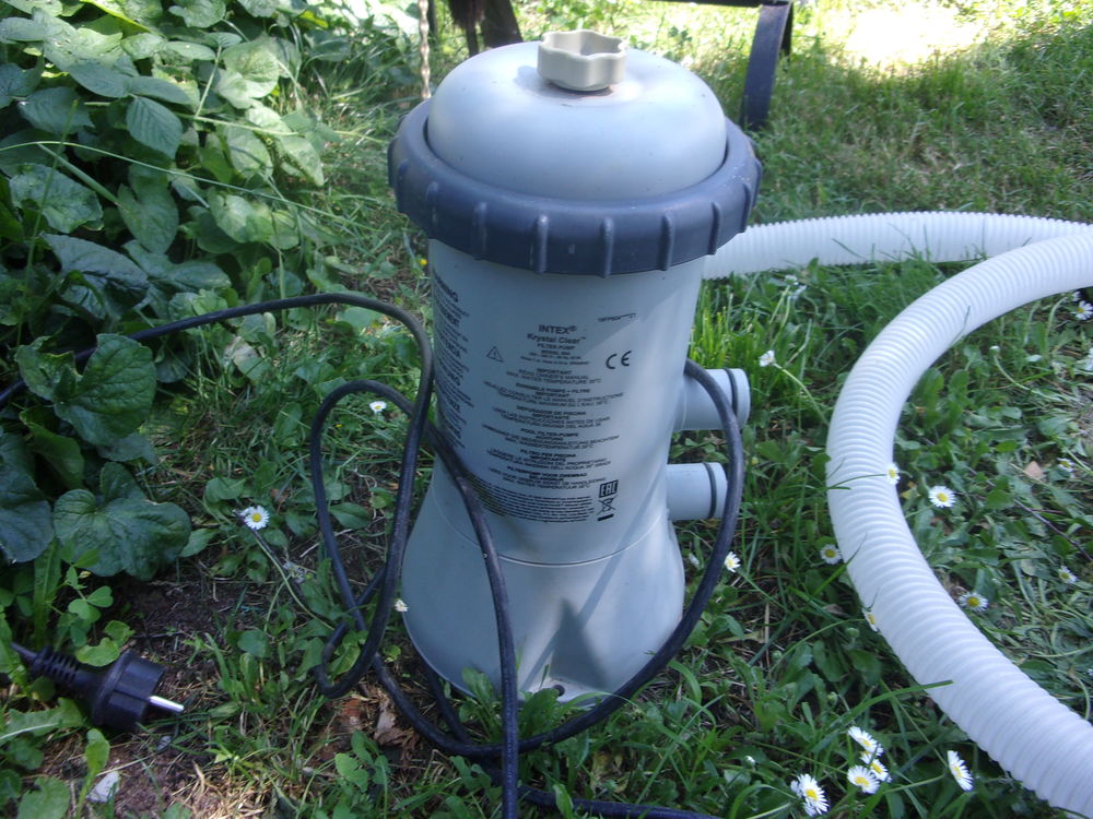 pompe pour piscine avec tuyaux Jardin