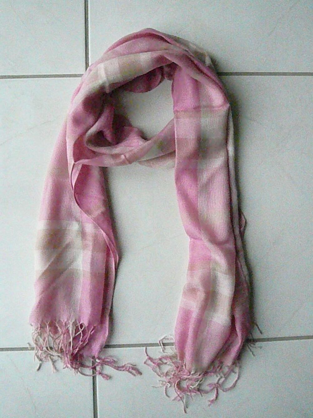 Foulard rose &agrave; franges Maroquinerie