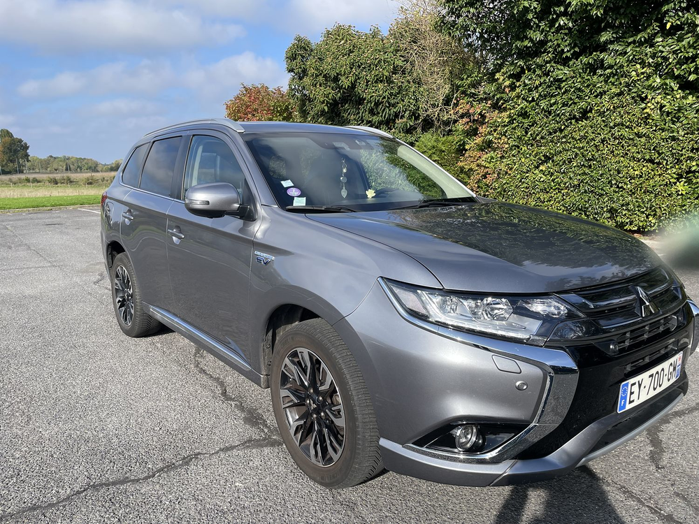 Outlander 2.0I 200 PHEV Hybride rechargeable Essence Instyle 2018 occasion 77600 Guermantes