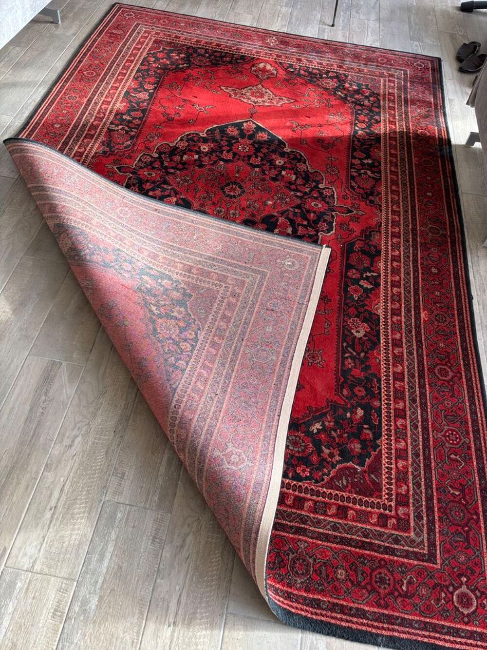 Magnifique tapis, persan,nettoyer par professionnel Décoration