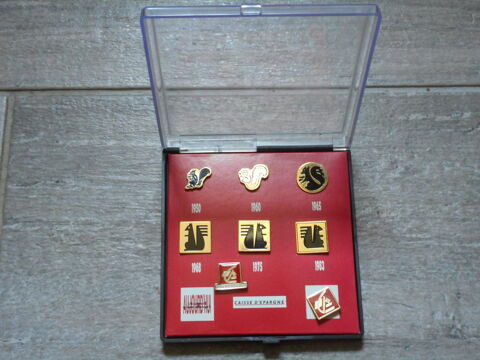 Coffret de 8 pin's Caisse d'Epargne Poitou Charentes 10 Nieuil-l'Espoir (86)