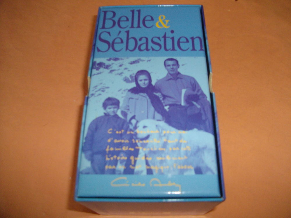 Coffret de quatre cassettes vid&eacute;o de : "BELLE ET SEBASTIEN" DVD et blu-ray