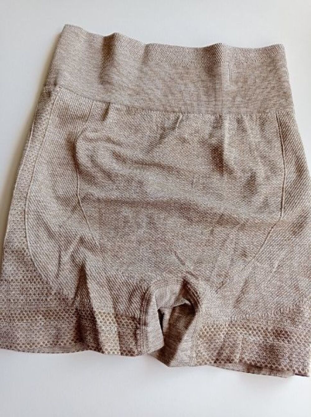 Short de sport Push up taille haute beige S/M Vêtements