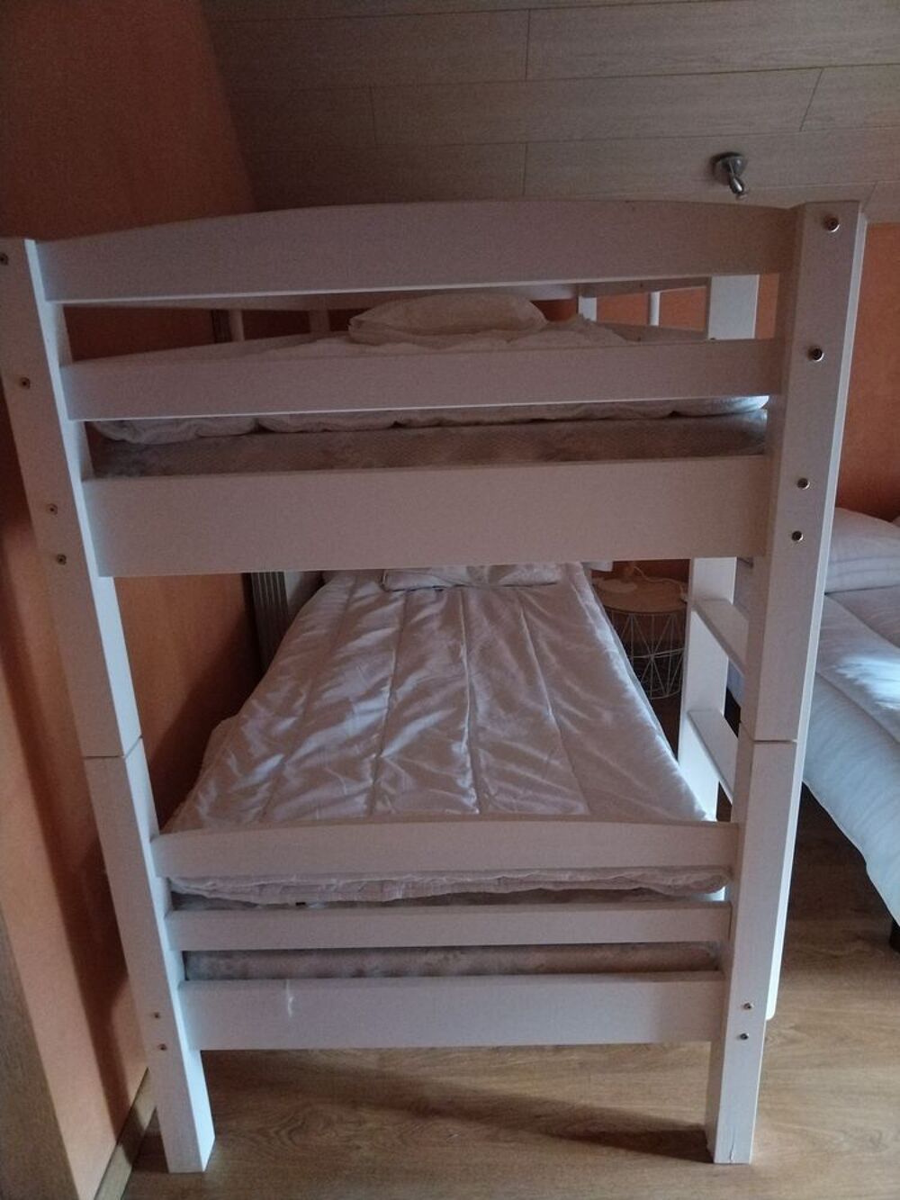 LIT SUPERPOSE EN BOIS MASSIF BLANC + MATELAS 15 cm Meubles