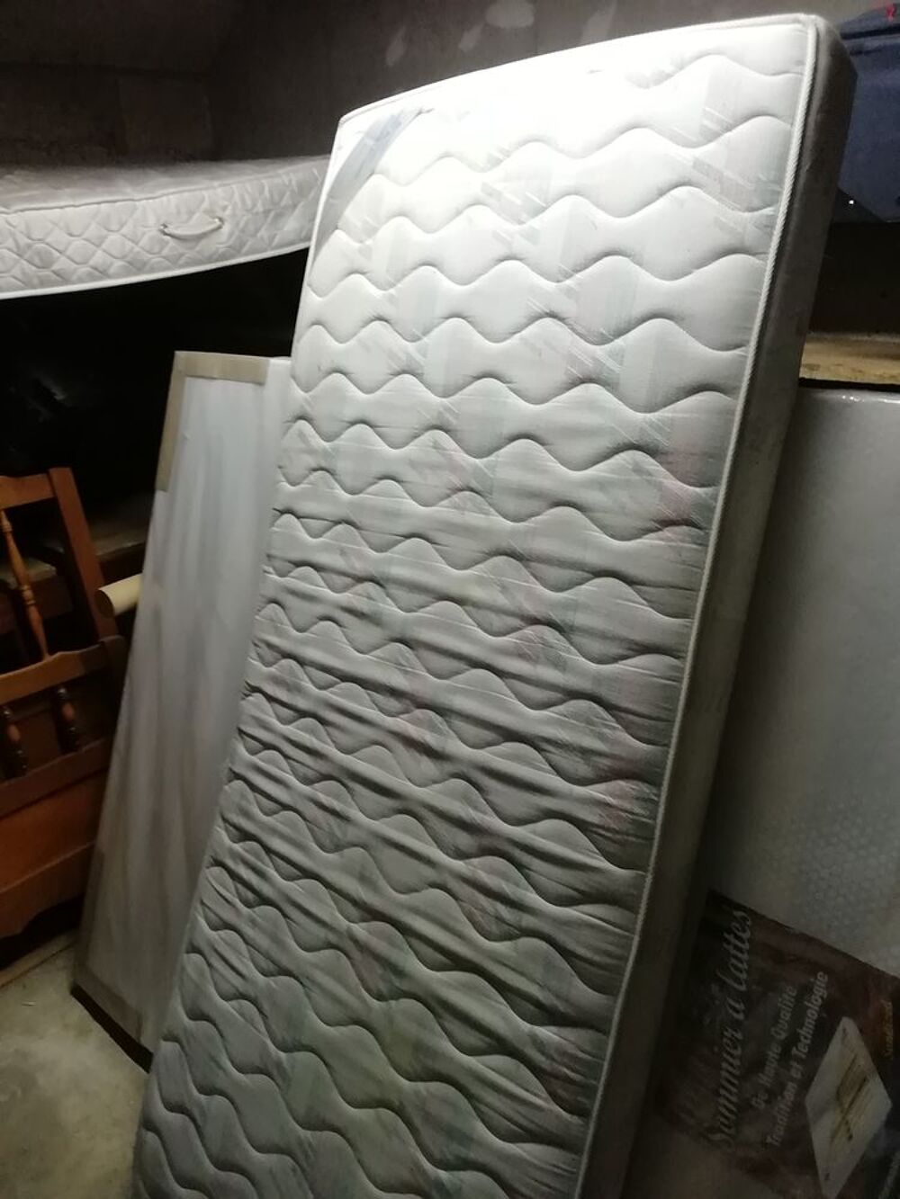 Sommier+matelas dunlopillo Meubles