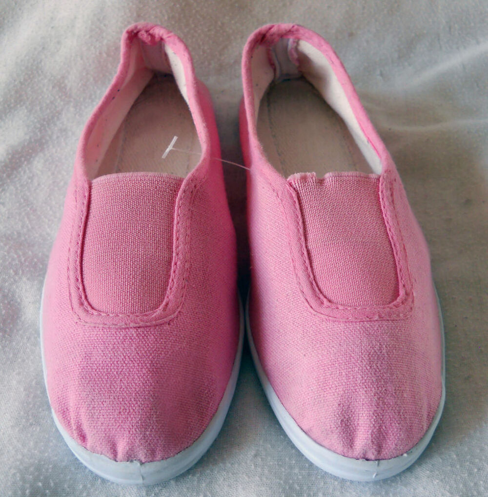 CHAUSSONS DE GYMNASTIQUE NEUFS pointure 29 Sports