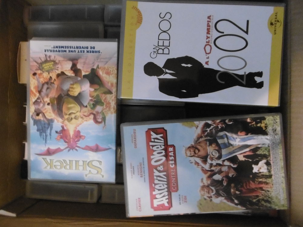 Cassettes VHS (33 cassettes) DVD et blu-ray