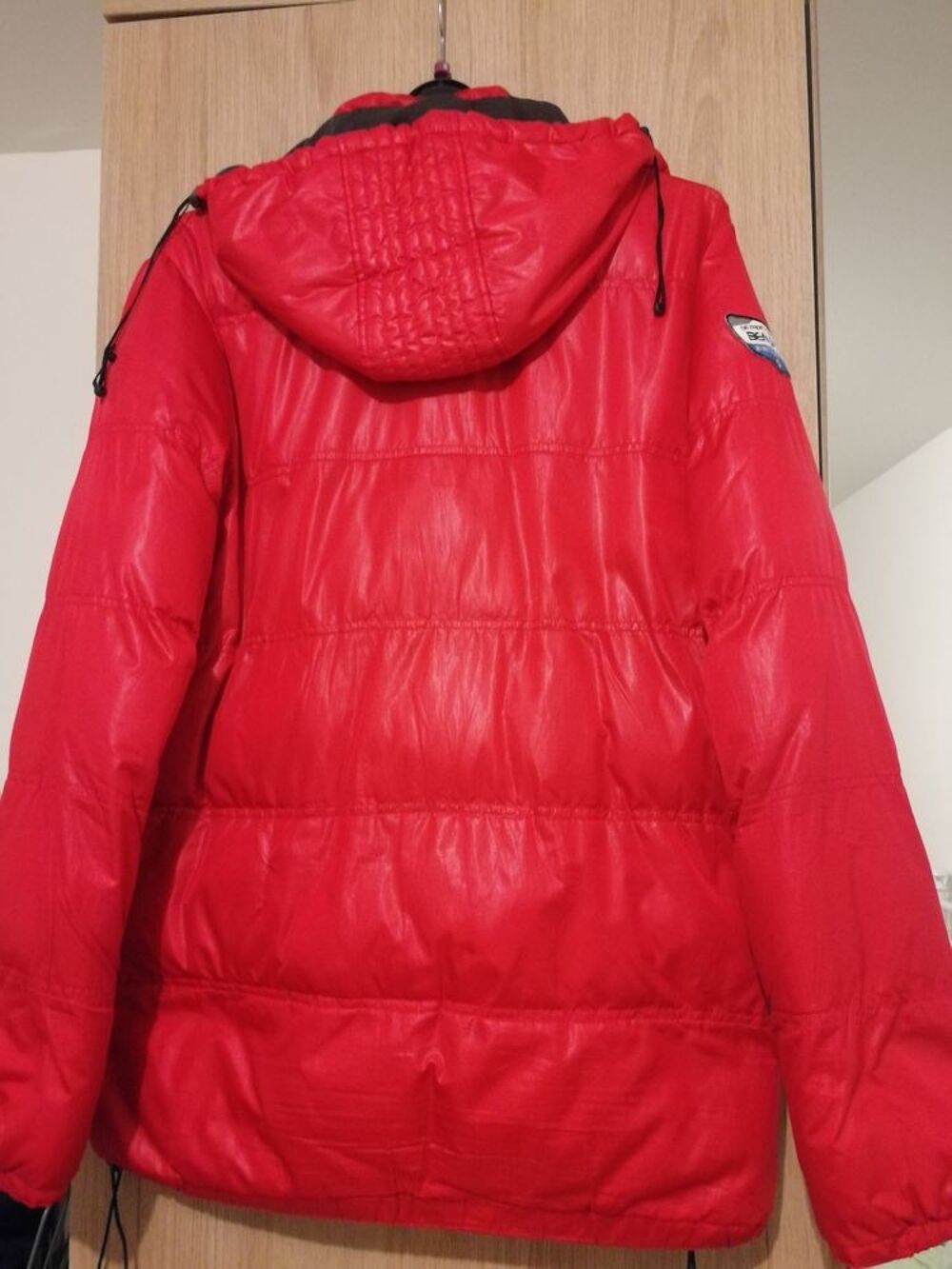 Bonjour je une doudoune homme XL merci Vêtements