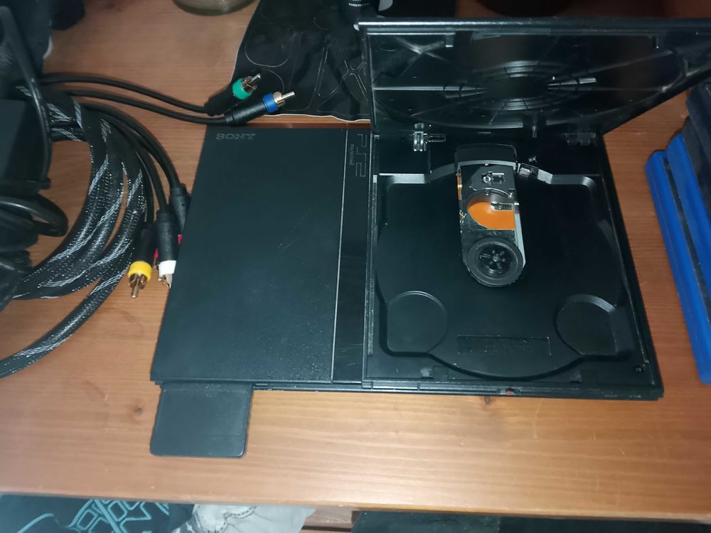 ps2 slim Consoles et jeux vidéos