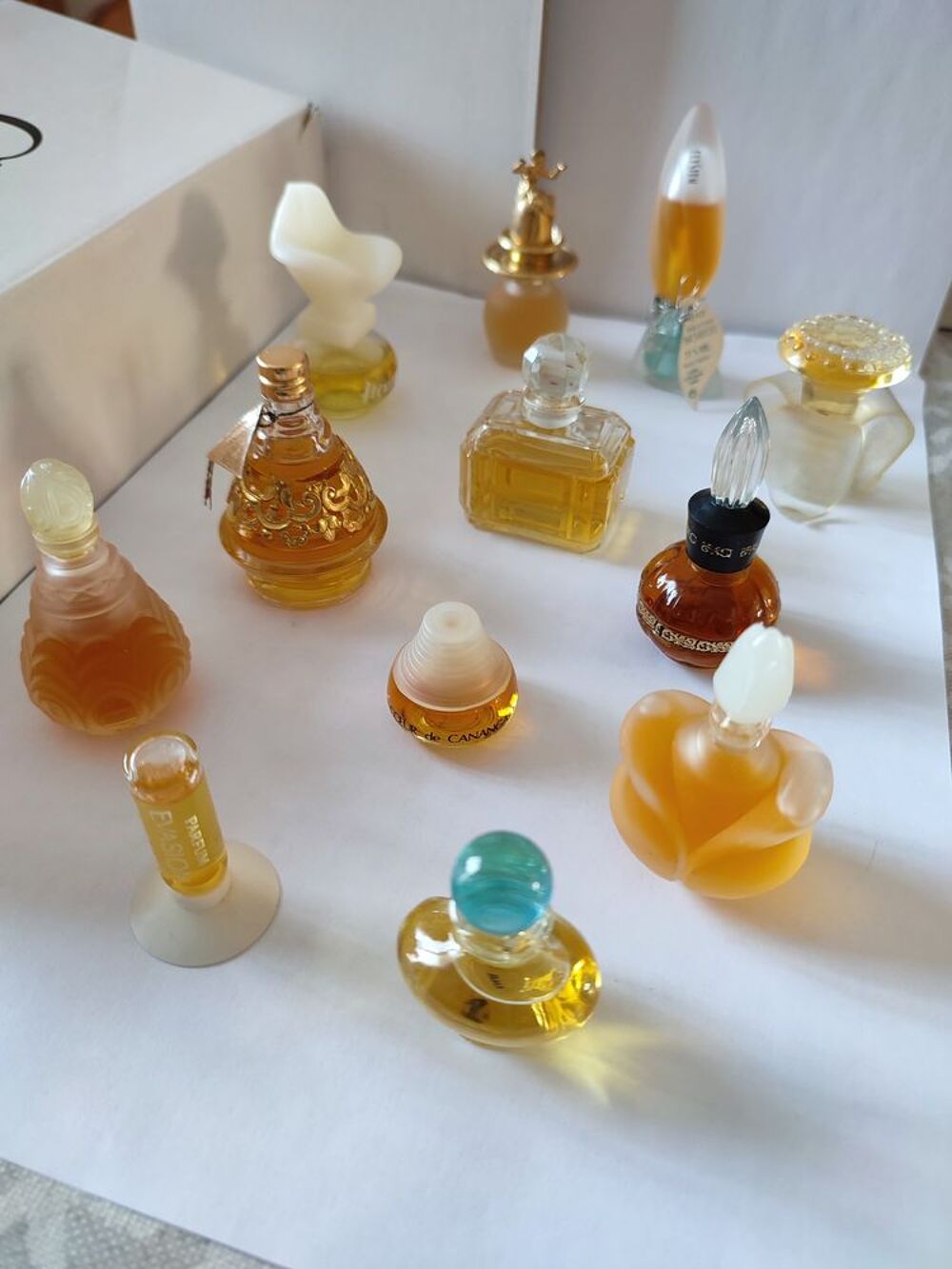 12 miniatures de parfum 