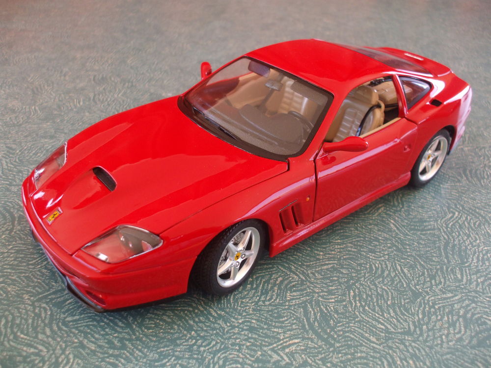 REF: 3064 FERRARI 550 MARANELLO ROUGE 1996 Jeux / jouets