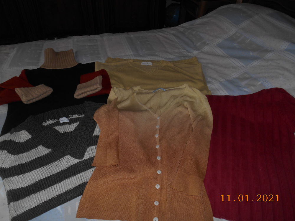 lot pulls et gilet
Vêtements