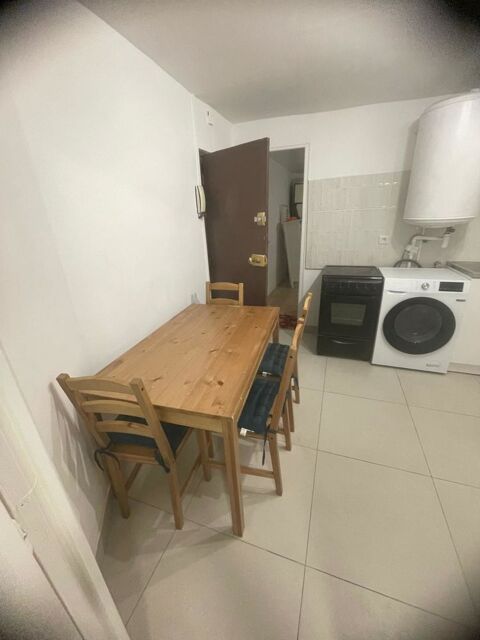 Table et quatre chaises en bois 118*74*74 50 Corbeil-Essonnes (91)